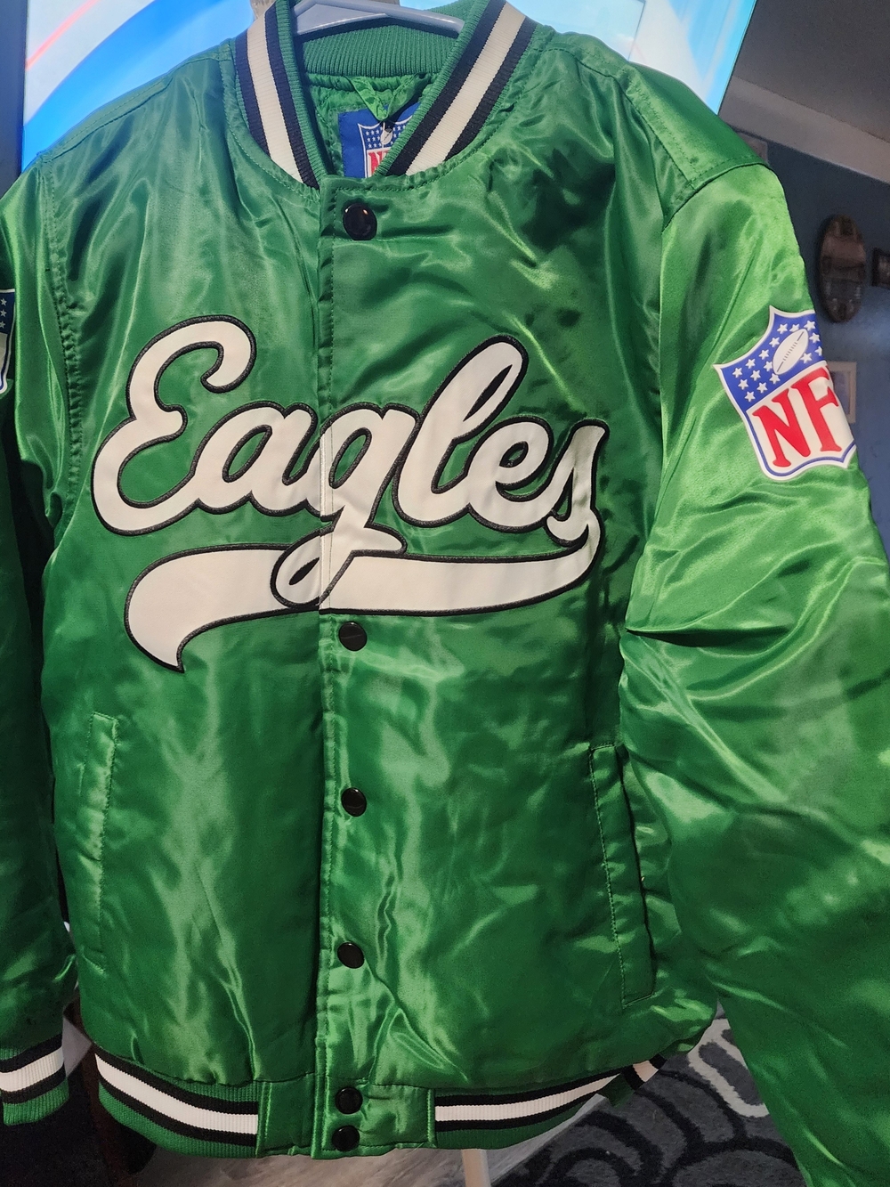 NFL Apparel Green Satin Philadelphia Eagles Jacket W/ NFL Sleeve Patch NWT Small